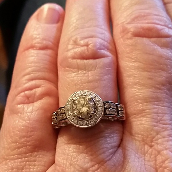 Le Vian Ladies 14KT White Gold Diamond Size 5.25 - Picture 8 of 8